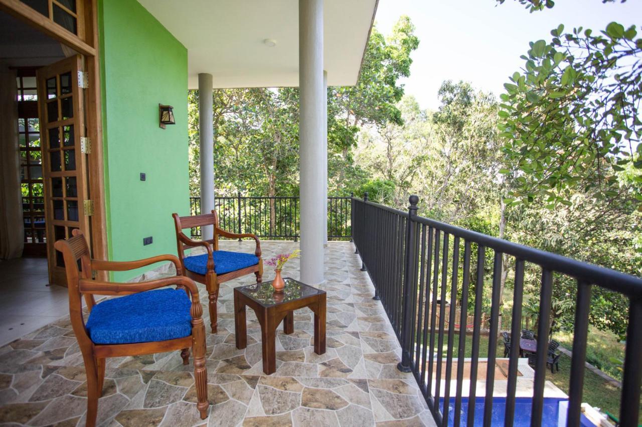 Barefoot Bungalow Hikka Хиккадува Экстерьер фото