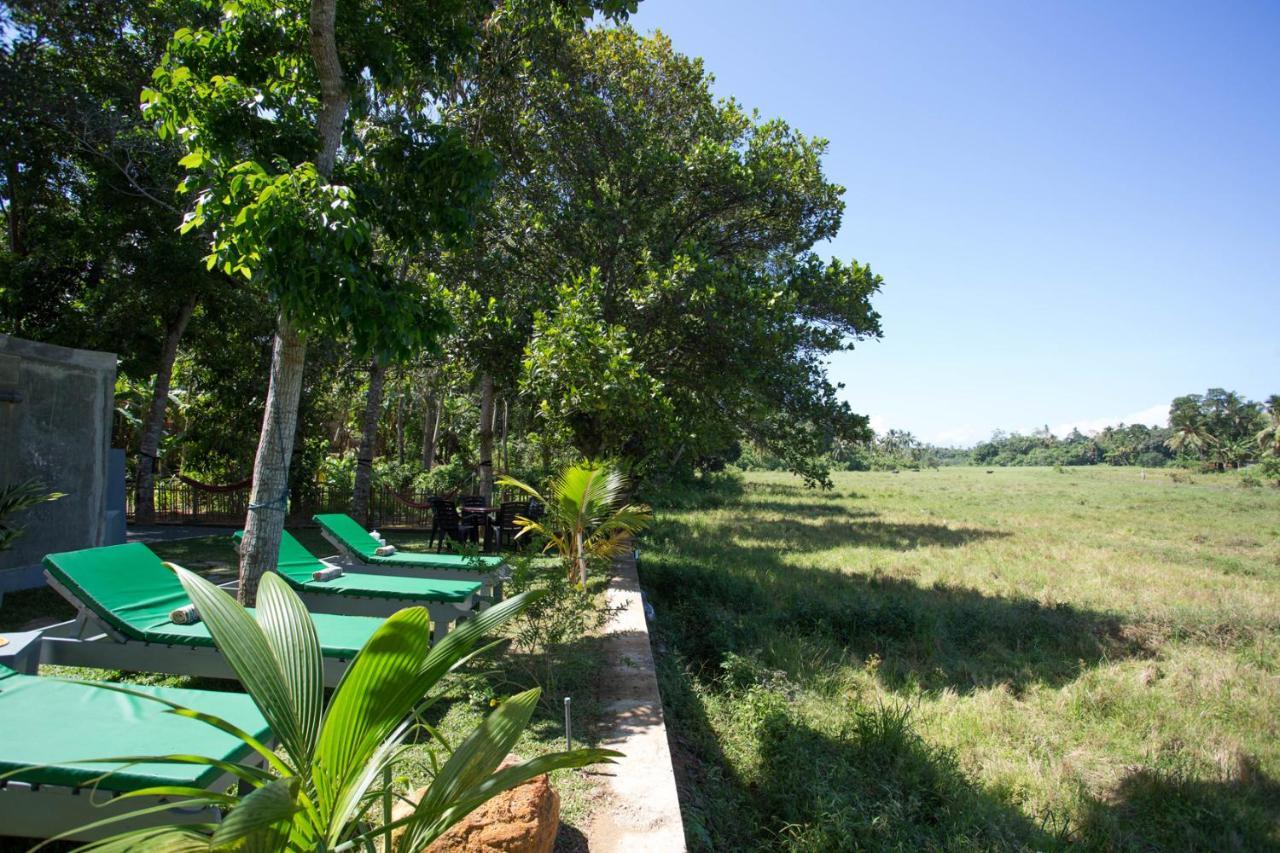 Barefoot Bungalow Hikka Хиккадува Экстерьер фото