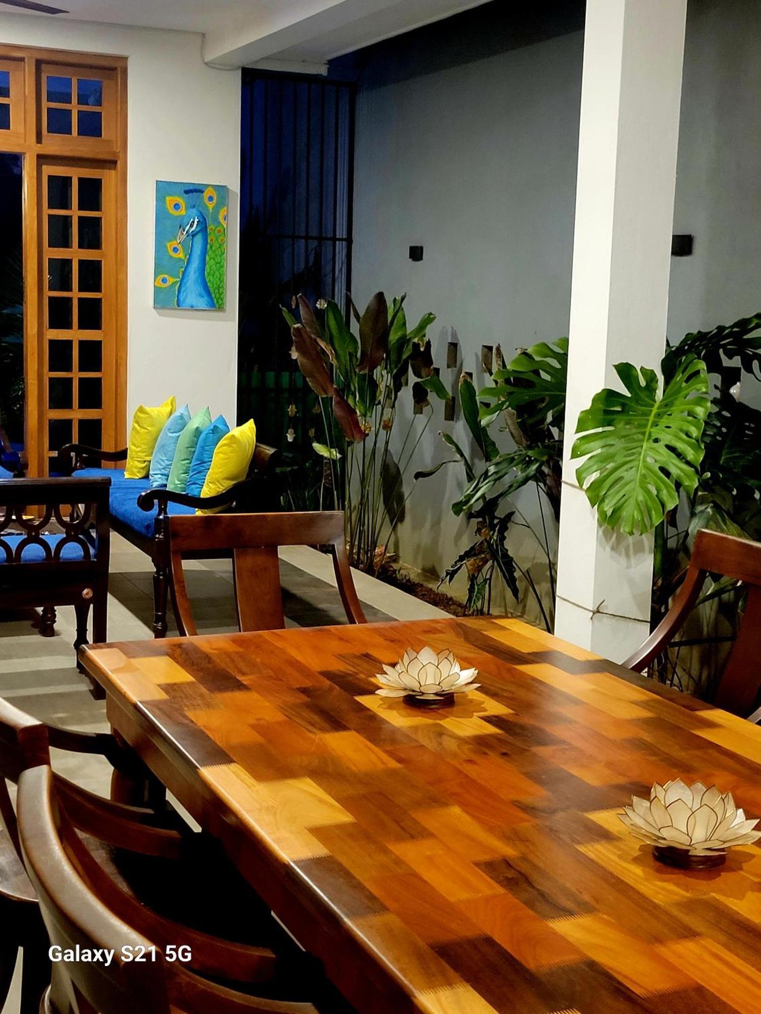 Barefoot Bungalow Hikka Хиккадува Экстерьер фото