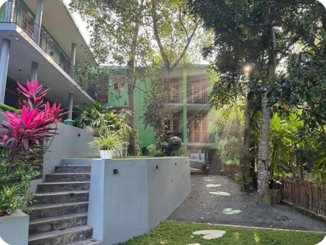 Barefoot Bungalow Hikka Хиккадува Экстерьер фото